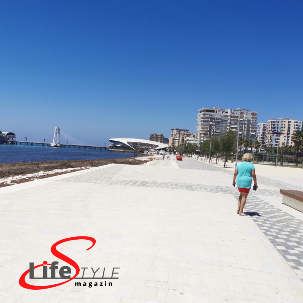Dürres tengerparti sétányI - LifestyleMagazin